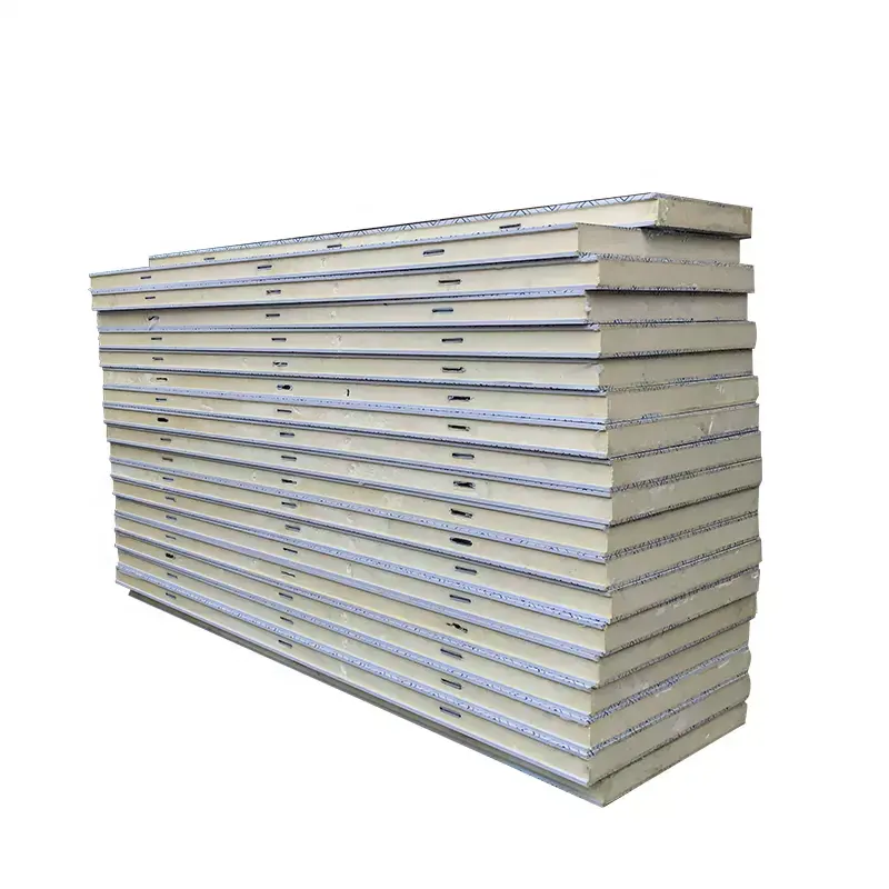 China Precio de fábrica Pu Espuma Pared Pir Aislado Pu Poliuretano Corrugado Sandwich Panel de techo Paneles sándwich