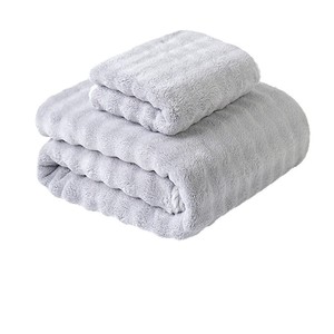 Serviette de bain Chu Hui 10A en microfibre corail, antibactérienne, séchage rapide, grande taille, usage domestique, couleur unie, rectangulaire - Product Image 1