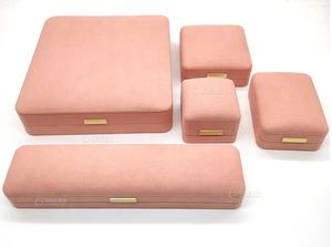 Caja de anillo de boda de terciopelo de lujo de gama alta Logotipo personalizado Embalaje de joyería de lujo para exhibición Cajas de juegos de joyería al por mayor - Product Image 3