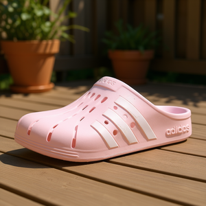 Adidas Adilette Sabots pour femme, couleur rose nuage et blanc, bout fermé, semelle extérieure antidérapante en EVA, sandales d'été - Product Image 2