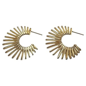 Boucles d'oreilles créoles surdimensionnées dorées à texture de ressort, style rétro unique, bijoux d'oreille tendance pour femme - Product Image 2