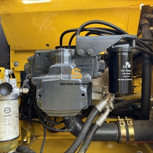 รถขุดไฮดรอลิกแบบตีนตะขาบ KOMATSU PC210 มือสอง นำเข้าจากต่างประเทศ แท้ 99% สำหรับงานก่อสร้าง ขาย - Product Image 3