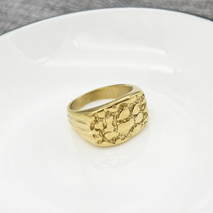 Anillo de pepitas de oro de acero inoxidable, resistente al deslustre, impermeable, a la moda, estilo hip hop, para hombres y mujeres - Product Image 3