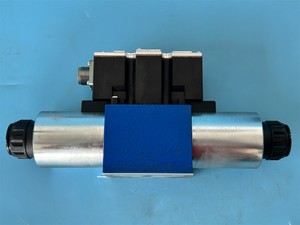 R900738355 4WRAE6E1-15-2X/G24K31/F1V ตัวควบคุมทิศทางแบบสัดส่วน - Product Image 6