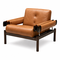 Fauteuil lounge en cuir beige de style Mid-Century Modern, fauteuil de luxe en bois massif avec accoudoirs à coussin pour bureau, hôtel, villa, projet
