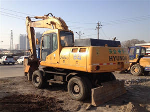 Pelle pelleteuse multifonction sur chenilles originale de la Corée Hyundai 220lc Hyundai à haut rendement en bon état en vente - Product Image 2