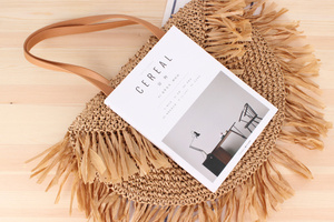 Sac à main en paille décoré de pompons pour femme, idéal pour l'été et les jeunes femmes - Product Image 6