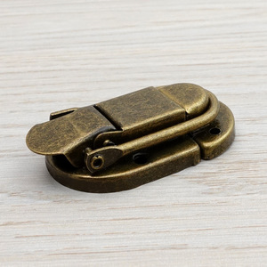 Hebilla ovalada Chengyu A037 de 61x34 mm, cierre de bronce antiguo plateado para puertas de armarios, equipaje, cajas de madera. - Product Image 4