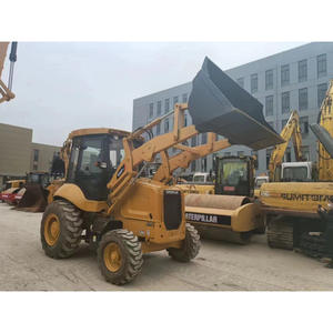 Chargeuse-pelleteuse Caterpillar 420F de taille moyenne, pelle avant, transmission hydraulique tout-terrain, moteur, utilisée pour l'exportation - Product Image 2