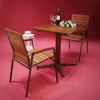 Table d'extérieur moderne et minimaliste en fer pour hôtels – Tabourets de bar et mobilier de cour fabriqués au Vietnam pour l'aménagement extérieur des salons