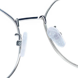 Coussinets de nez en silicone pour lunettes, antidérapants, texturés, noirs, accessoires universels de support pour lunettes avec fixation par vis - Product Image 2