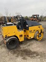 Mini-compacteur routier hydraulique diesel à double tambour vibrant Sakai TW33-T de 3 tonnes, d'occasion et en excellent état