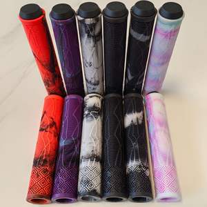 Poignées de vélo multicolores Poignées de guidon en caoutchouc pour <span class=keywords><strong>VTT</strong></span>, souples, confortables et durables, pour scooter et vélo, antidérapantes, pour cyclisme. - Product Image 1