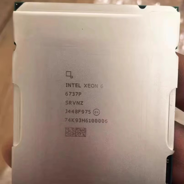 Xeon 6745P 32C / 64T 3.1GHz-4.3GHz 300W PK8072006417800 Server Processor CPU