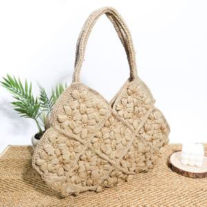 Bolso tejido de rafia con flores de verano 2025, bolso tejido hecho a mano versátil para <span class=keywords><strong>mujer</strong></span>, bolso de gran capacidad para vacaciones junto al mar, bolso de playa - Product Image 3