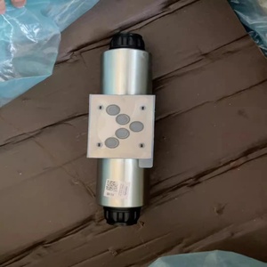 Válvulas de Control Hidráulico de 4 Vías R901278744 Solenoide Direccional 4WE10J5X/EG24N9K4/M 4WE10J para Excavadora y Grúa - Product Image 3