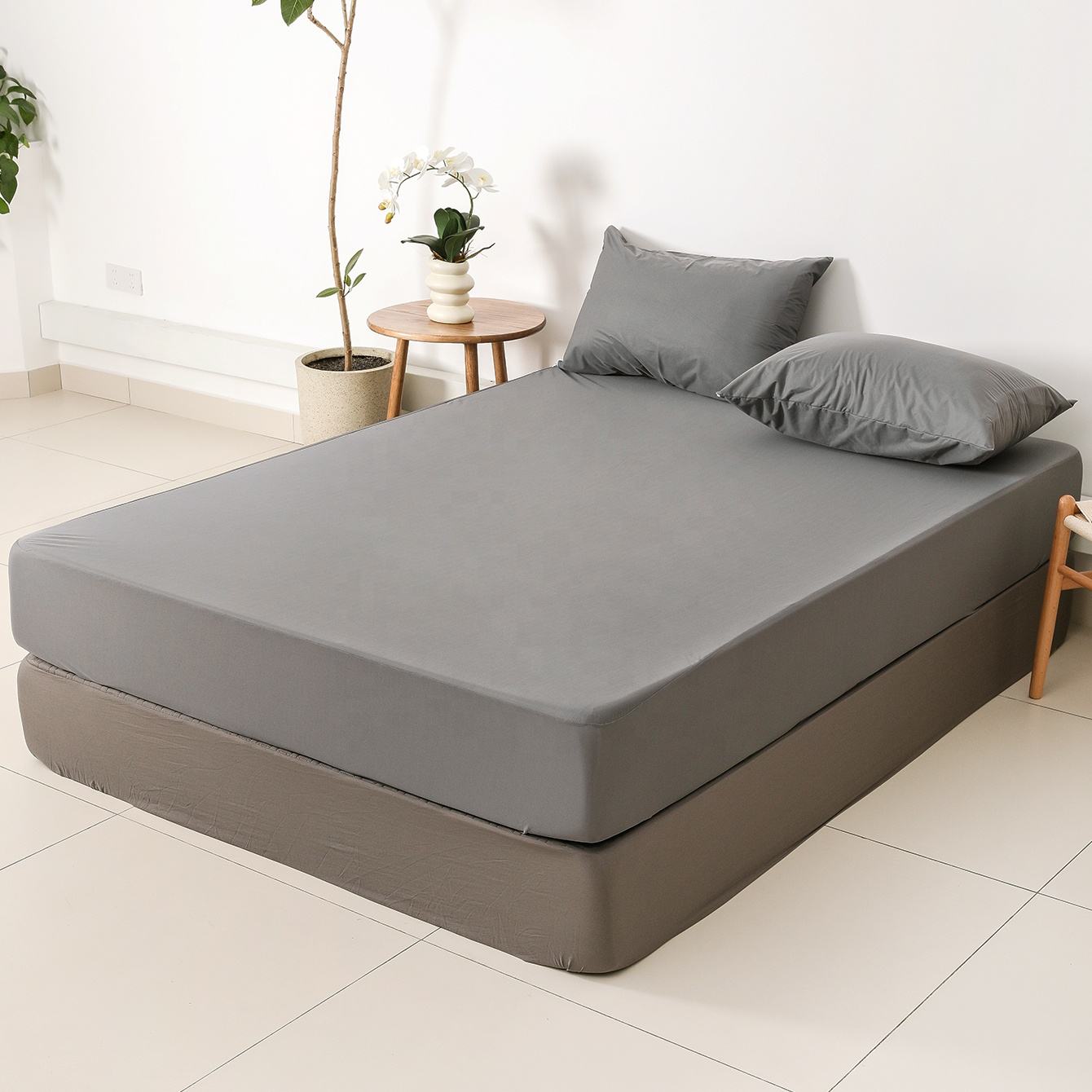 สีเทาเข้ม