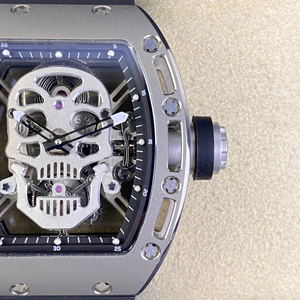 Reloj de Lujo Tonneau con Diseño de Calavera, Caja en Tono Titanio, Correa de Goma Negra con Esfera de Calavera 3D - Product Image 3