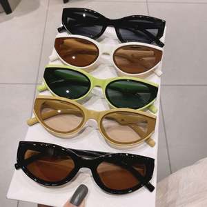 Lunettes de soleil œil-de-chat ovales petites, dégradé beige jaune vintage, avec logo personnalisé, pour femmes - Product Image 6