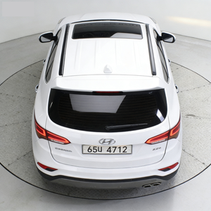 Hyundai Santa Fe 2.0 CRDi AWD SUV Diésel con Techo Panorámico, Motor Potente, Conducción Suave, Ideal para Familias y Negocios de Exportación - Product Image 1