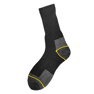 Vente en gros de chaussettes d'équipage en coton recyclé biologique évacuant l'humidité pour hommes Logo imprimé en éponge robuste pour la randonnée printanière et le travail - Product Image 6