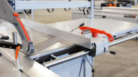 Scie à table coulissante industrielle pour la coupe du bois, du MDF et du contreplaqué