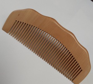 Peigne en bois de pêche fait main, économique, pour les soins capillaires naturels des femmes enceintes et des jeunes mamans, pour un usage domestique - Product Image 6
