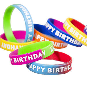 Bracelet en silicone Joyeux Anniversaire multicolore arc-en-ciel, étanche et décoratif pour fête et célébration - Product Image 4