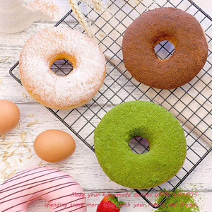 Moule à donuts antiadhésif en silicone sans BPA pour la cuisson – Facile à démouler pour des donuts, gâteaux et biscuits parfaits - Product Image 5