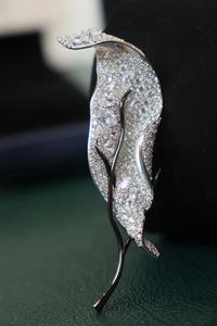 Broche feuille en argent sterling 925 avec zircon cubique Bijoux uniques pour femmes pour les mariages et les fêtes pour les cadeaux et les fiançailles - Product Image 3