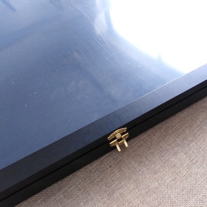 Hot Bán Bảo Vệ UV Tùy Chỉnh Gỗ Rắn Khung Ảnh Bóng Rổ Bóng Đá Hockey Jersey Khung Hiển Thị Trường Hợp Hộp Bóng - Product Image 6