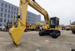 รถขุดโคมัตสึ PC200-8 มือสองจากญี่ปุ่นแท้ ขนาด 20 ตัน ความจุบุ้งกี๋ 0.8 ลูกบาศก์เมตร ขายด่วน - Product Image 4