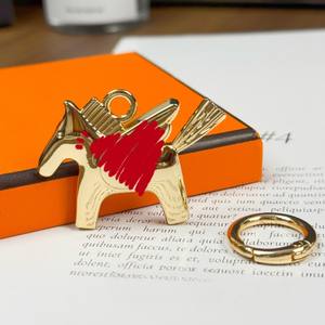 Llavero de metal pulido con diseño de caballo, de lujo, plateado, elegante, para coche, decoración de bolso, regalo para ella - Product Image 2