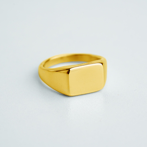 Groothandel Mode Trendy Waterdichte Unisex RVS Op Maat Gemaakt Blank PVD Goud Gegalvaniseerde Vierkante Rechthoekige Signet Ring Heren - Product Image 1
