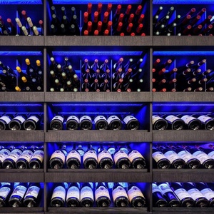 Vinoteca de Madera Maciza Bajo Escalera, Mueble para Vinos que Ahorra Espacio, Ecológico, con Temperatura Constante, para Sala de Estar u Hotel - Product Image 4