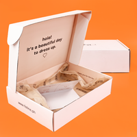 Boîte d'emballage cadeau pour vêtements avec impression personnalisée, boîte d'expédition en carton avec logo personnalisé, boîtes d'expédition en carton ondulé