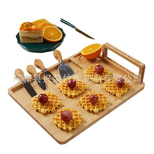 Tabla de Quesos de Bambú con 4 Cuchillos, Portátil para Fiestas y Uso Doméstico, Solo Lavar a Mano, Apto para Lavavajillas - Product Image 4