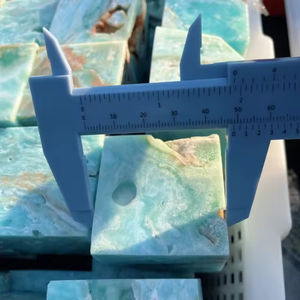 Vente en gros de pierres de cristal de guérison en héminorphite naturelle sculptée en forme de cube, style bohème, pour la décoration intérieure et les cadeaux - Product Image 3