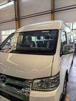Minibus Hiace de haute qualité, neuf, Euro 5, diesel, manuel, 17 places, excellent état et excellent rapport qualité-prix