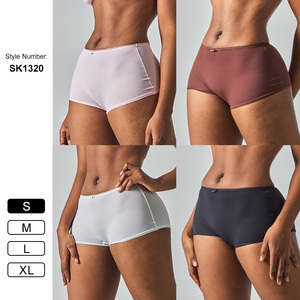 SK1320 Pantaloncini da donna con design in pizzo e rose, altamente elastici, leggeri, delicati sulla pelle, morbidi - Product Image 2