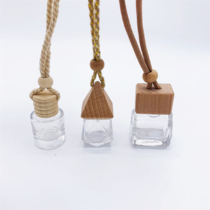 Nhà Máy Giá Rỗng Xe Nước Hoa Chai 8Ml Vuông Chai Thủy Tinh Tinh Dầu Khuếch Tán Được Thiết Kế Cho Làm Mát Không Khí Xe - Product Image 4