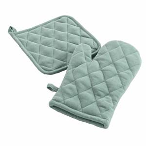 Ensemble de gants de cuisine et de protège-plat en coton uni vert sauge - Product Image 1