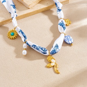 Fashionable Retro Printed Ribbon Chain Leopard Print Floral Drip Square Spiral Gold Plated Pendant Necklace Party Jewelry - Product Image 3