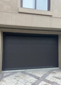 Puerta de Cierre Rápido de Última Generación que Combina Velocidad, Resistencia y Lógica de Seguridad Integrada para Entornos Industriales de Alto Tráfico - Product Image 2