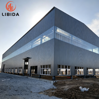 Bâtiment en acier à grande portée résistant aux fortes charges de neige, structure en acier fermée, atelier avec modèle 3D Tekla et plans fournis