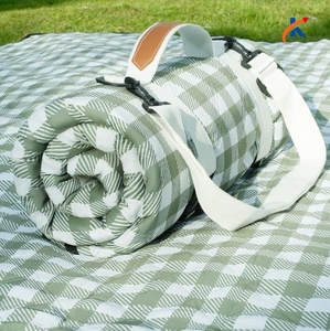 Manta de Picnic Plegable Impermeable con Logotipo Personalizado, Nueva Tendencia para Exteriores, Cojín de Asiento Portátil para Campamento - Product Image 1