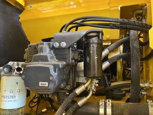 Excavadora de cadenas usada de bajo kilometraje para PC240-8 con 1 año de garantía en motor/bomba, cucharón de 0.91m y potencia de 110.3kW - Product Image 5