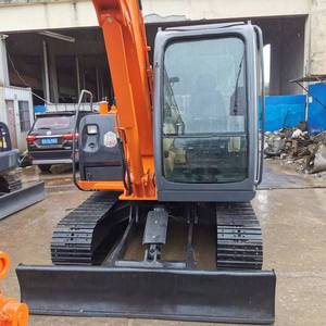 Escavatore Cingolato Mini Usato Originale Giapponese Hitachi ZX60 da 6 Tonnellate con Motore Isuzu, Poche Ore di Lavoro, Piccolo Escavatore Idraulico per Fattoria/Costruzioni - Product Image 3