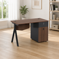 Bureau d'ordinateur moderne en bois pour employés avec pieds en métal en forme de A et tiroir à serrure à combinaison