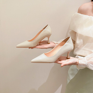 Chaussures habillées chic et confortables à talon épais pour femme, idéales pour le bureau, les affaires et les soirées - Product Image 4